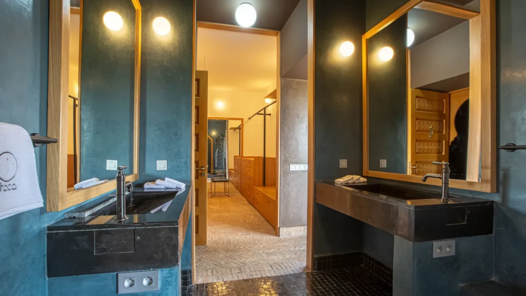 Bathroom-dressing