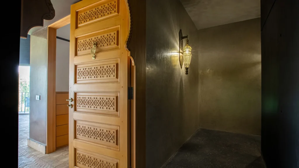 Room-Entrance